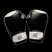 Черные боксерские перчатки