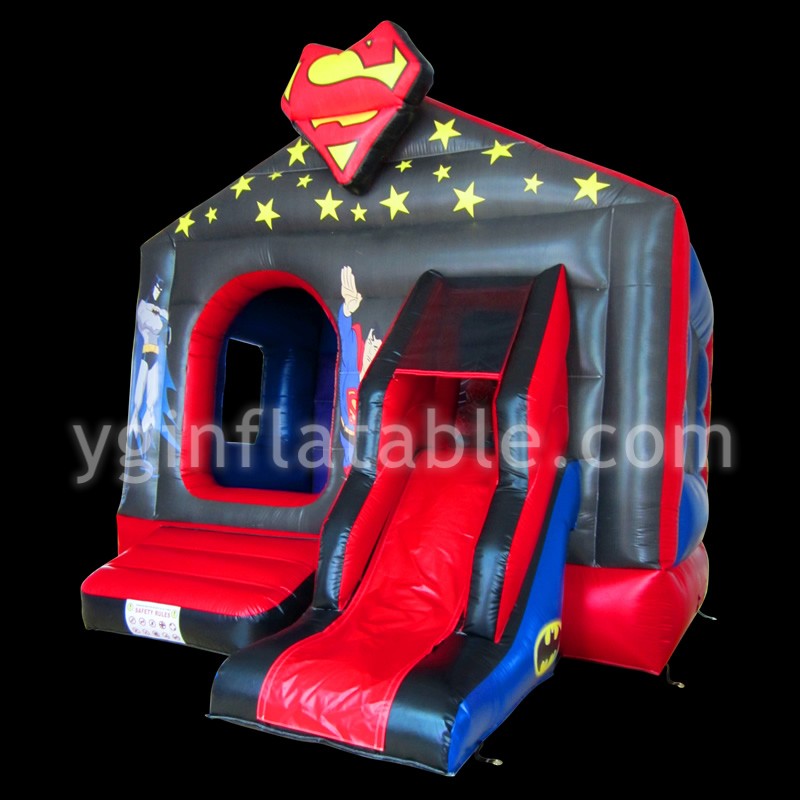 Надувной замок Супермена с горкойGB483
