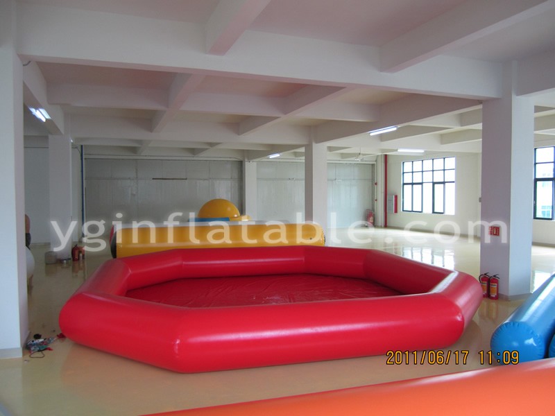 Большой надувной бассейн Red FamilyGP058