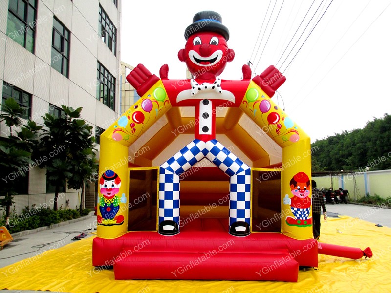 Надувной дом-клоун с горкойGB170