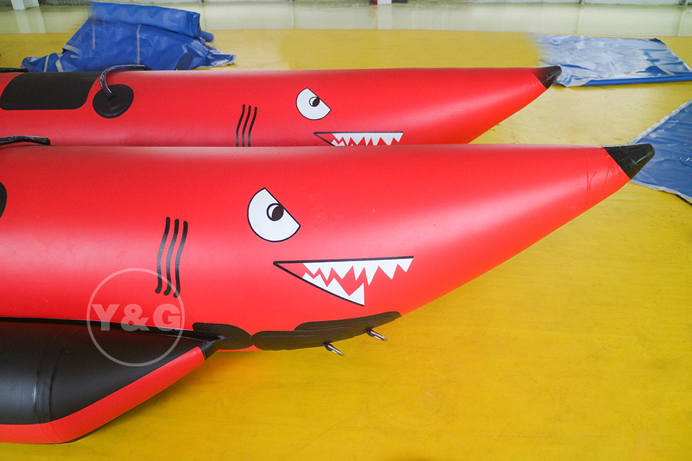 Надувная акула двухрядная банановая лодка02