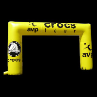 Надувная арка Crocs Tour.