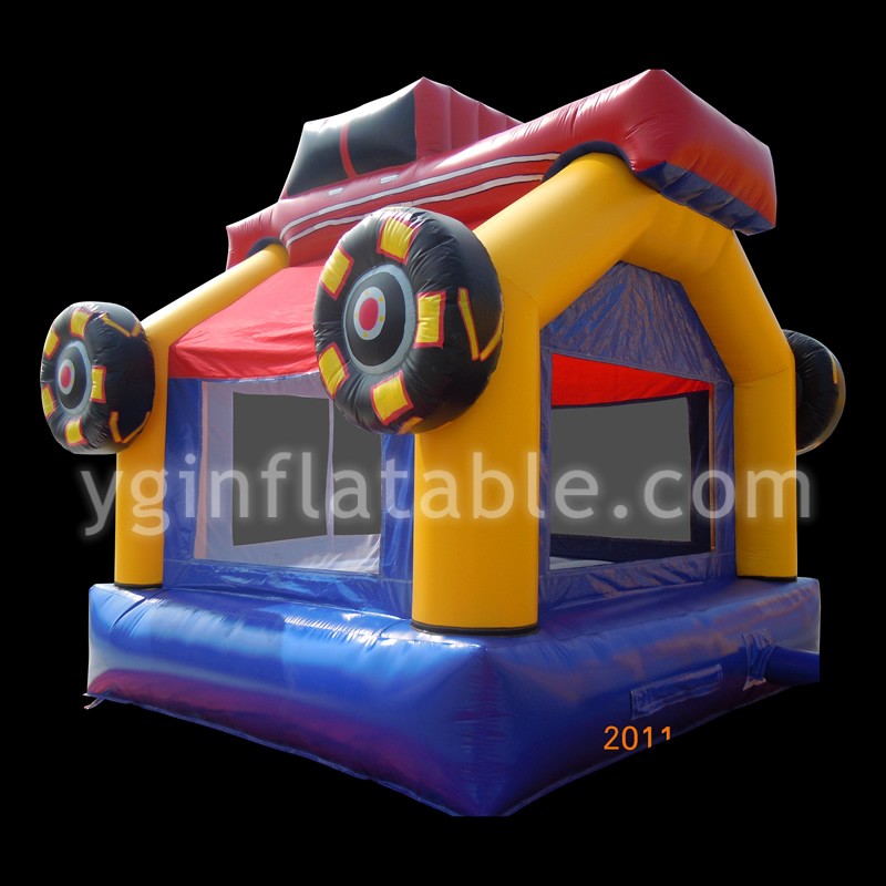 Комбинированная горка Racing Bounce HouseGB476